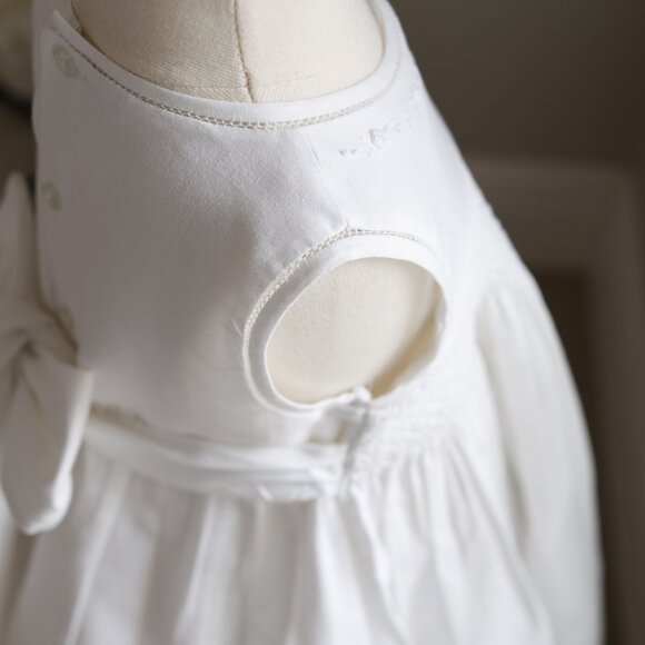 RARE White Smocked Linen Flower Girl Dress Feltman Brothers Beach Wedding NWOT - Picture 4 of 6